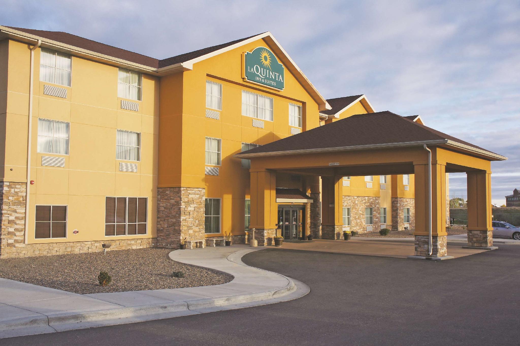 La Quinta Inn & Suites Casino And Bar By Wyndham Glendive Exterior foto