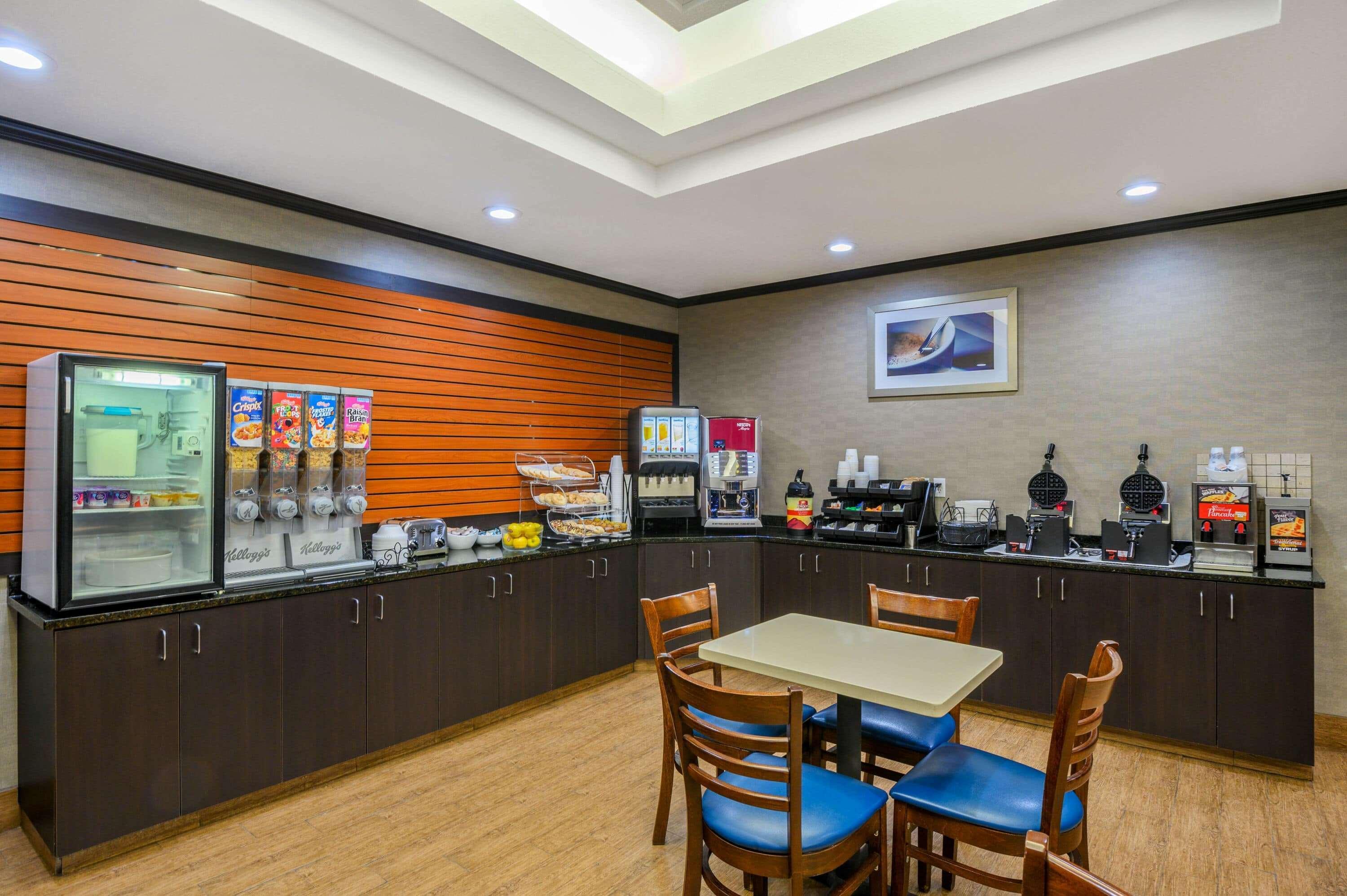 La Quinta Inn & Suites Casino And Bar By Wyndham Glendive Exterior foto