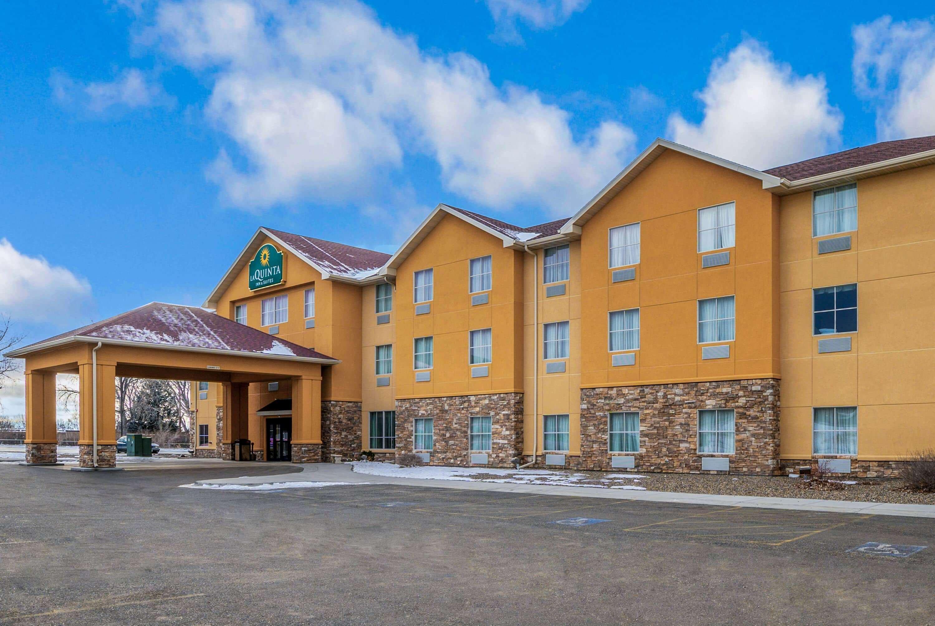 La Quinta Inn & Suites Casino And Bar By Wyndham Glendive Exterior foto