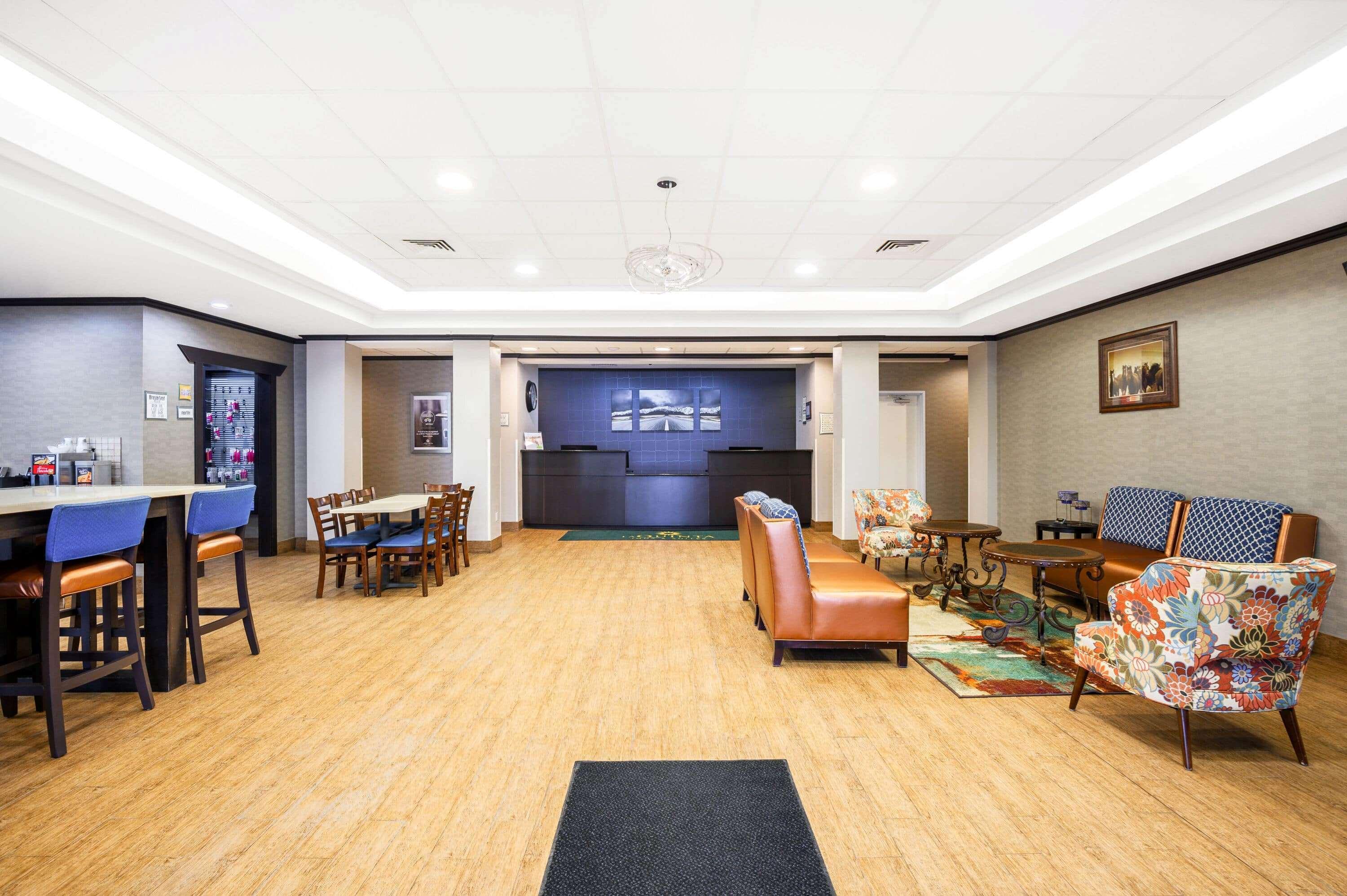 La Quinta Inn & Suites Casino And Bar By Wyndham Glendive Exterior foto