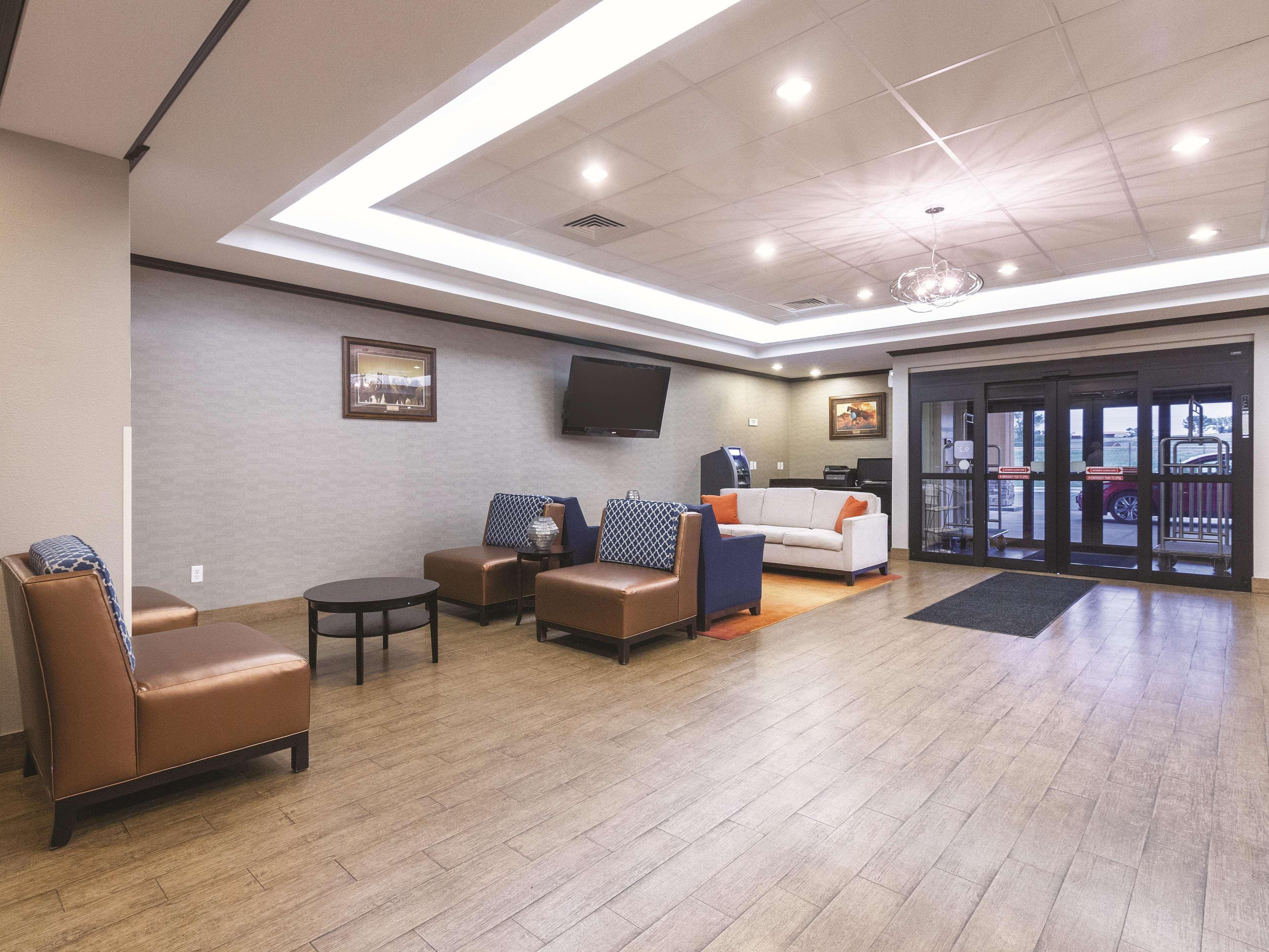 La Quinta Inn & Suites Casino And Bar By Wyndham Glendive Exterior foto