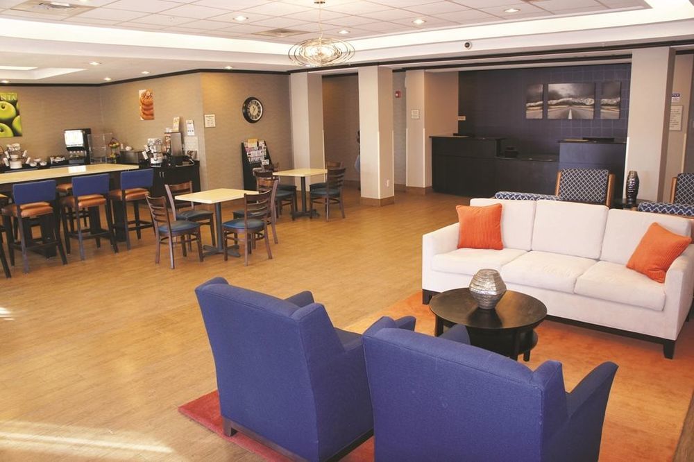 La Quinta Inn & Suites Casino And Bar By Wyndham Glendive Interior foto