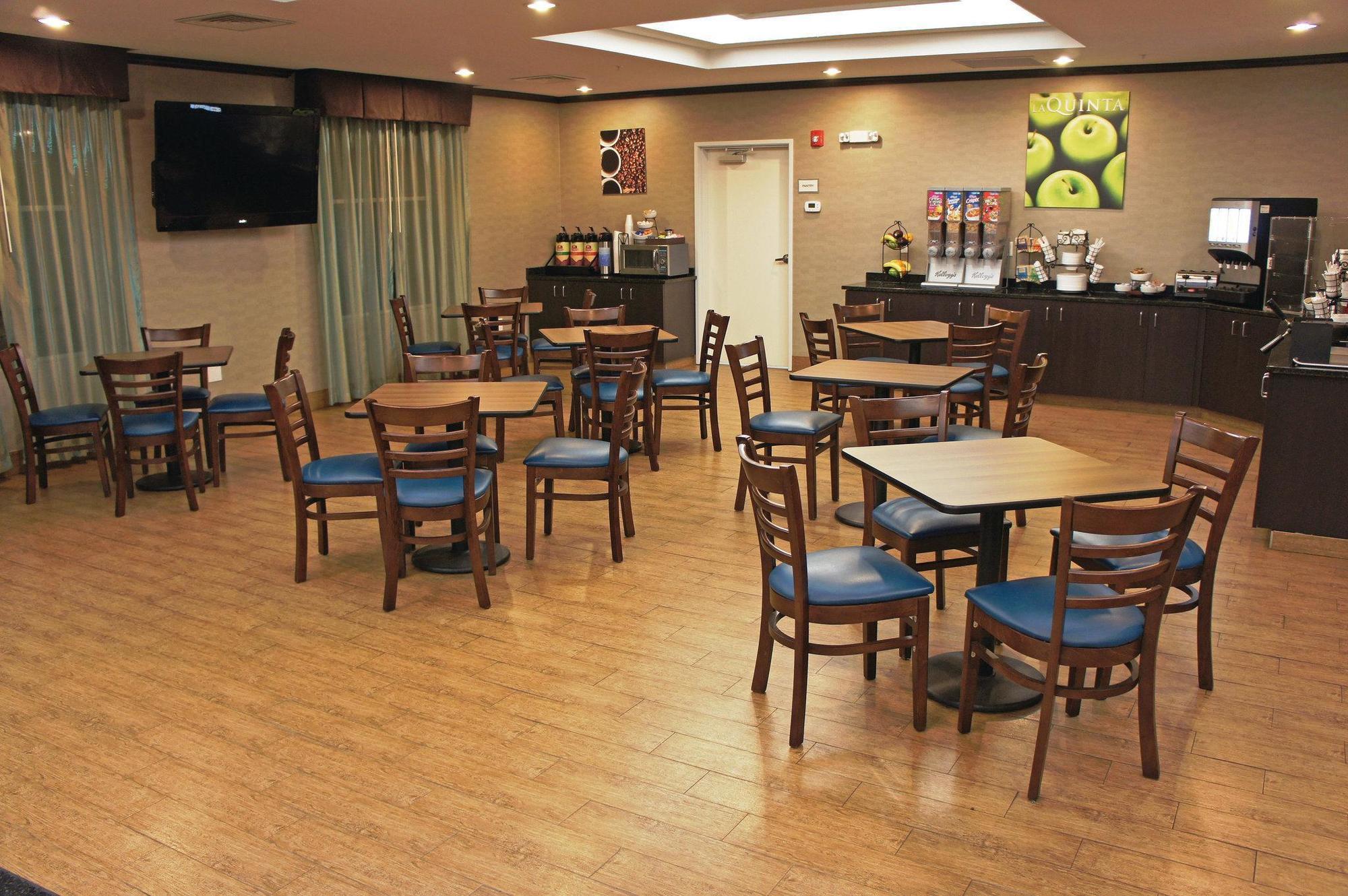 La Quinta Inn & Suites Casino And Bar By Wyndham Glendive Exterior foto